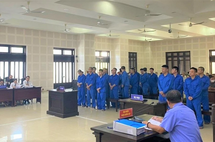 Các bị cáo tại tòa. Ảnh: TA