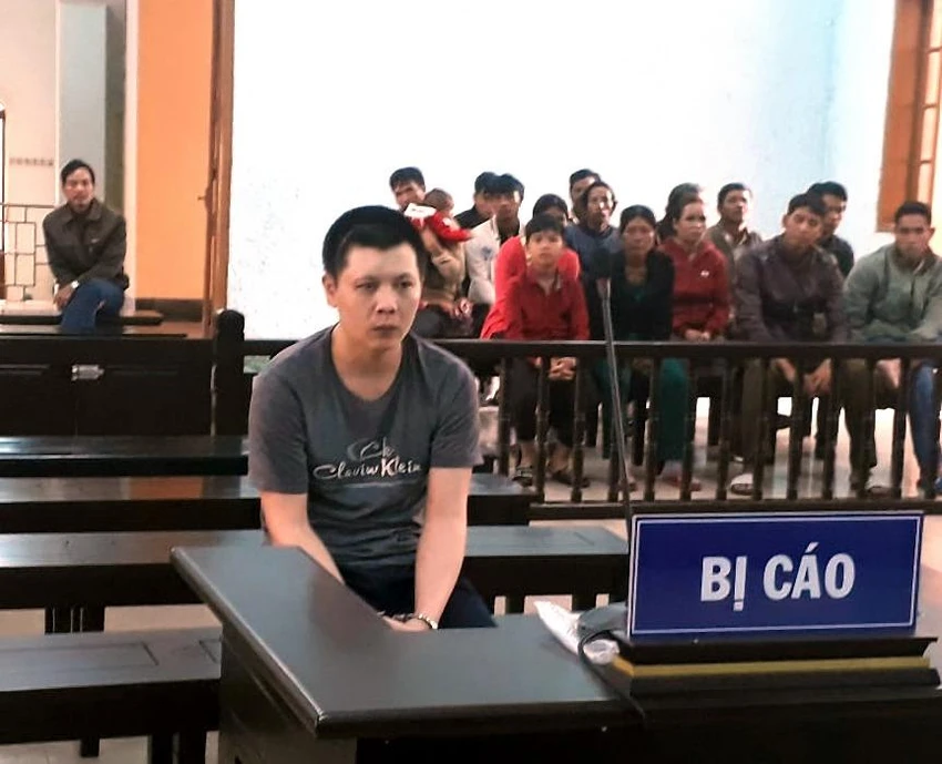 Người chồng giết vợ dã man lãnh 8 năm tù ảnh 1 Người chồng giết vợ dã man lãnh 8 năm tù ảnh 1
