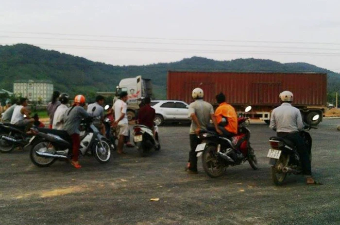 Tài xế container bị điện cao thế giật tử vong ảnh 1 Tài xế container bị điện cao thế giật tử vong ảnh 1