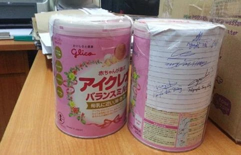 Tang vật các vỏ hộp sữa công an thu giữ