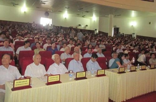 Hà Tĩnh công bố kết quả điều tra mức độ ô nhiễm biển do Formosa ảnh 1 Rất đông đại biểu tham dự Hội nghị.