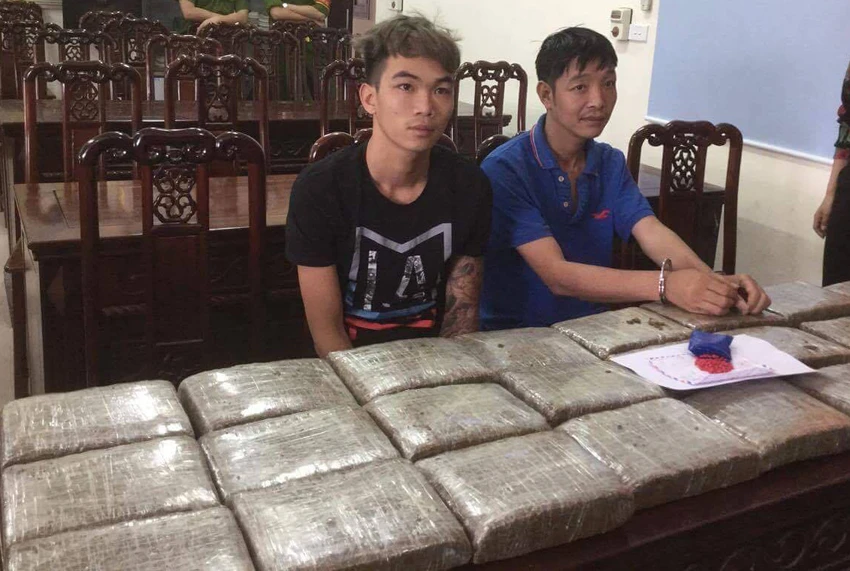 Lợi dụng mưa lũ, đi buôn 32 kg cần sa ảnh 1 Lợi dụng mưa lũ, đi buôn 32 kg cần sa ảnh 1