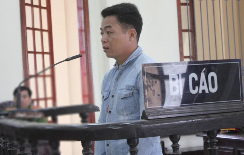 Mang súng, ma túy chở “người tình” đi chơi thì bị bắt ảnh 1 Mang súng, ma túy chở “người tình” đi chơi thì bị bắt ảnh 1