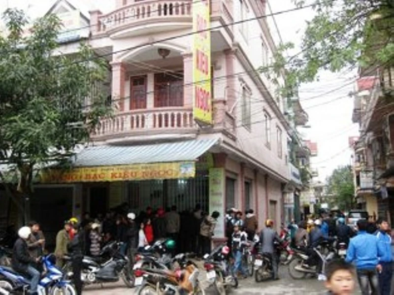 Bắt 2 kẻ bịt mặt cướp tiệm vàng 5 năm trước ảnh 1 Bắt 2 kẻ bịt mặt cướp tiệm vàng 5 năm trước ảnh 1