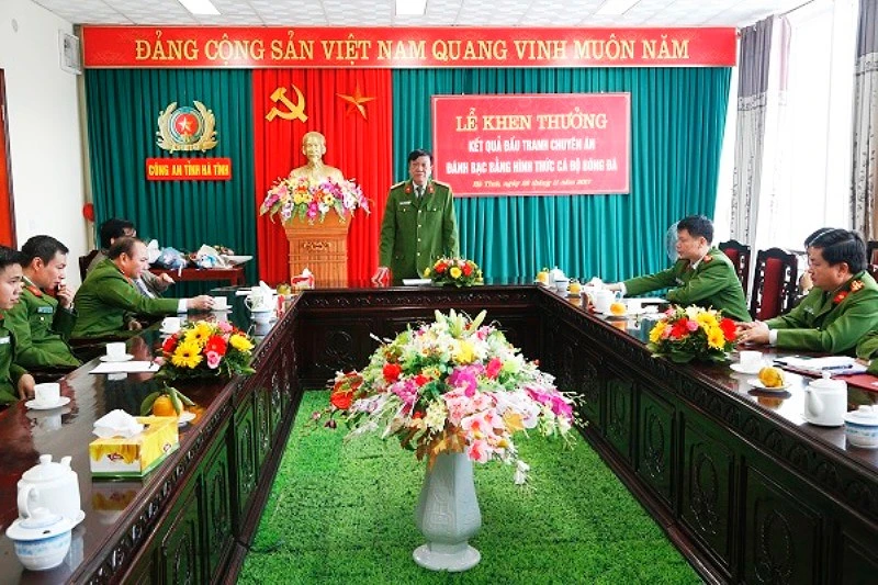 Khởi tố 19 người tham gia cá độ bóng đá 15 triệu USD ảnh 1 Khởi tố 19 người tham gia cá độ bóng đá 15 triệu USD ảnh 1
