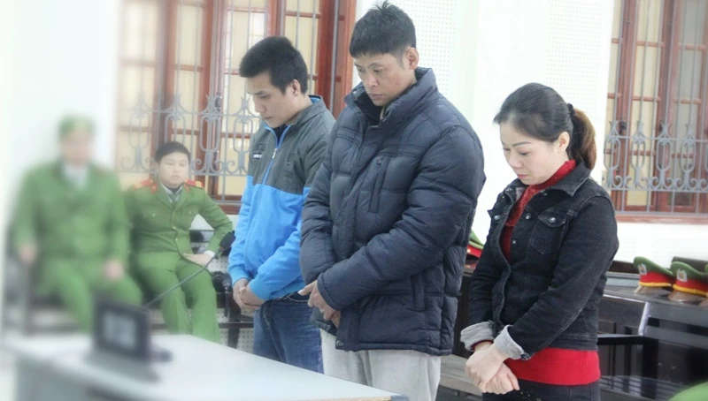 Người mẹ giao con 5 tuổi giữ 1.078 gam ma túy