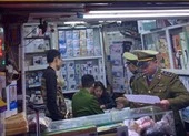 Bán khẩu trang giá 'cắt cổ', hiệu thuốc bị công an phạt