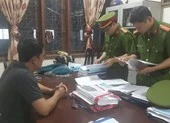 Bắt khẩn cấp 1 giám đốc công ty ở Nghệ An ảnh 2 Hoàn tất khám xét nơi ở của một cán bộ Ban Dân tộc Nghệ An