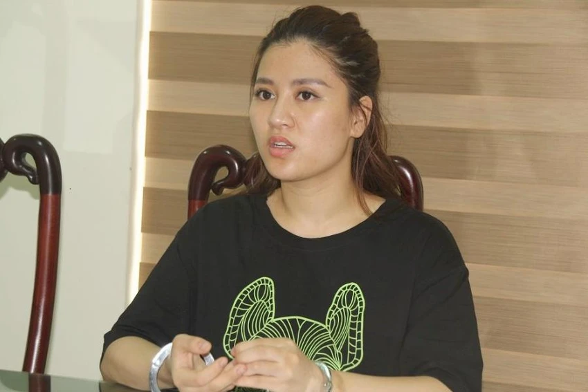 Âu Thị Thanh Hằng bị bắt giữ tại cơ quan công an. Ảnh: CA. Âu Thị Thanh Hằng bị bắt giữ tại cơ quan công an. Ảnh: CA.