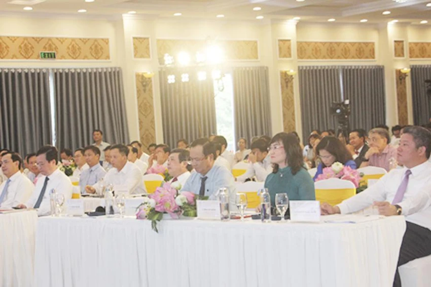 Các đại biểu tại Diễn đàn Liên kết phát triển du lịch giữa TP Hà Nội, TP.HCM và vùng Bắc Trung Bộ mở rộng năm 2022 với chủ đề “Hội tụ tinh hoa - Nâng tầm điểm đến”. Các đại biểu tại Diễn đàn Liên kết phát triển du lịch giữa TP Hà Nội, TP.HCM và vùng Bắc Trung Bộ mở rộng năm 2022 với chủ đề “Hội tụ tinh hoa - Nâng tầm điểm đến”.