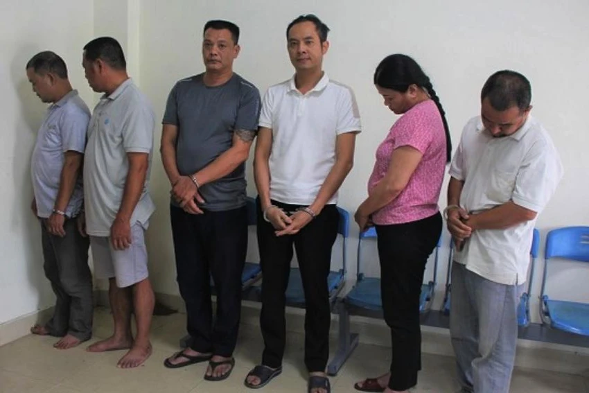 Sáu nghi can bị bắt giữ. Ảnh: CA.
