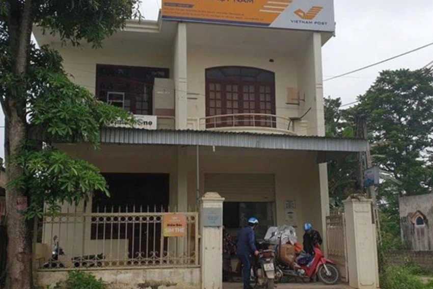 Bưu cục Tân An (huyện Tân Kỳ, Nghệ An), nơi Lưu từng làm việc. Bưu cục Tân An (huyện Tân Kỳ, Nghệ An), nơi Lưu từng làm việc.