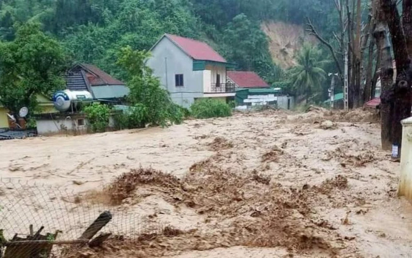 Lũ quét ở huyện Kỳ Sơn, Nghệ An. Lũ quét ở huyện Kỳ Sơn, Nghệ An.