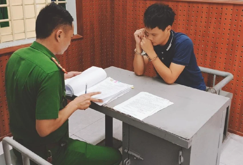 Ông "trùm" Nguyễn Đình Đức tại cơ quan công an. Ảnh: CA