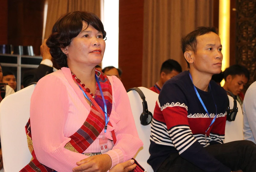 Các đại biểu là trưởng bản tiêu biểu của các tỉnh biên giới Việt Nam và Lào tham dự Hội nghị. Các đại biểu là trưởng bản tiêu biểu của các tỉnh biên giới Việt Nam và Lào tham dự Hội nghị.