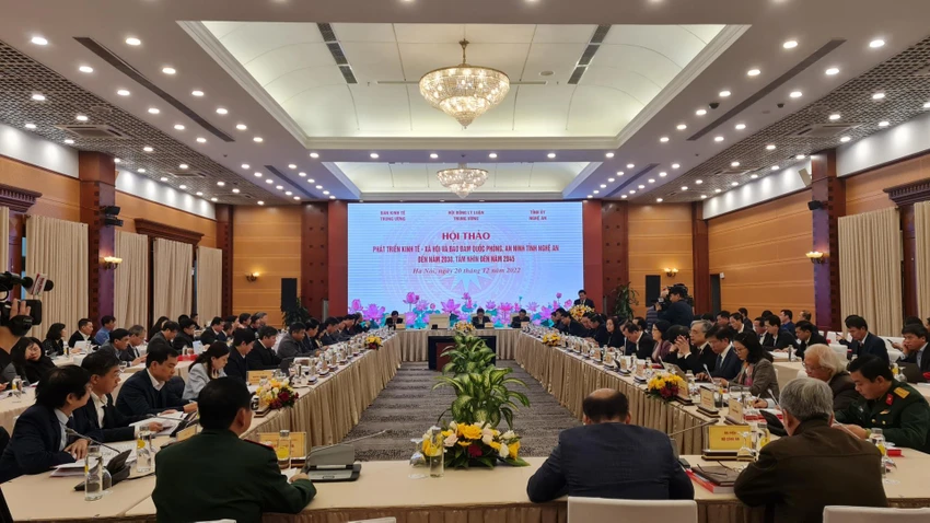 Toàn cảnh Hội thảo "Phát triển kinh tế, xã hội và bảo đảm quốc phòng, an ninh tỉnh Nghệ An đến năm 2030, tầm nhìn đến năm 2045". Ảnh: NTV. Toàn cảnh Hội thảo "Phát triển kinh tế, xã hội và bảo đảm quốc phòng, an ninh tỉnh Nghệ An đến năm 2030, tầm nhìn đến năm 2045". Ảnh: NTV.