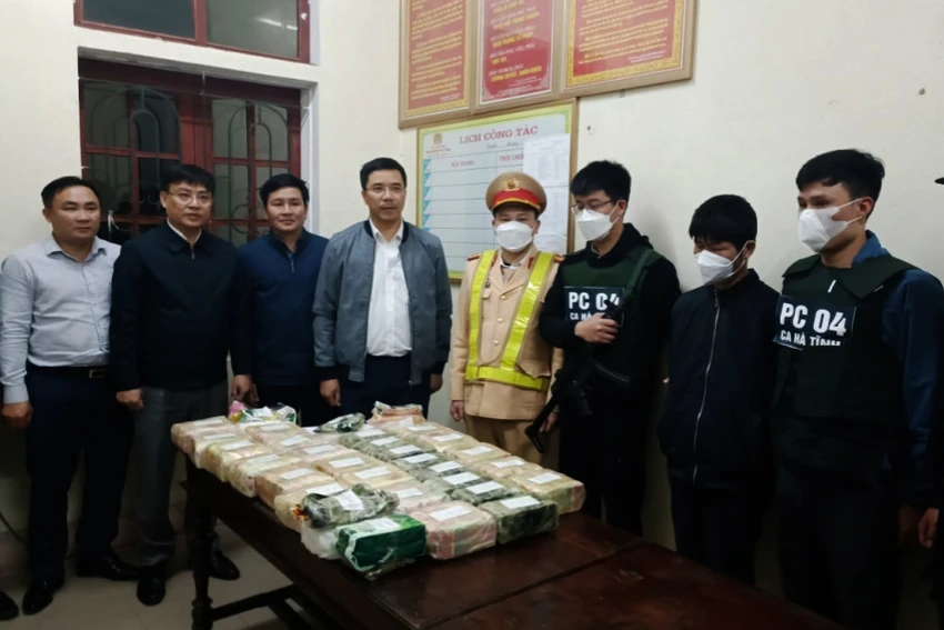 Cơ quan công an thu giữ tang vật ma túy "khủng" 31 kg.