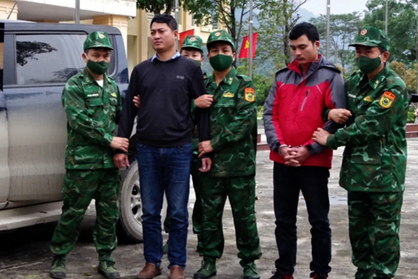 Trọng và Dung bị bắt giữ. Ảnh: BP. Trọng và Dung bị bắt giữ. Ảnh: BP.