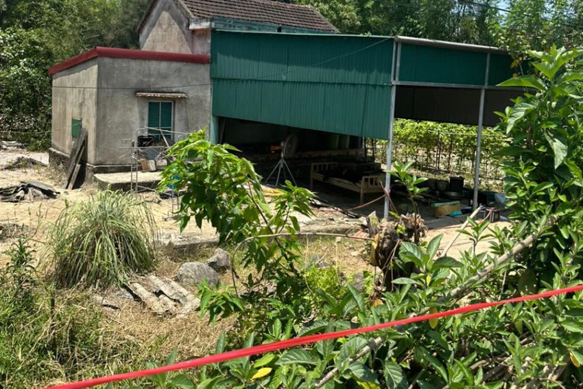 Khu vực phát hiện hai mẹ con tử vong. Khu vực phát hiện hai mẹ con tử vong.