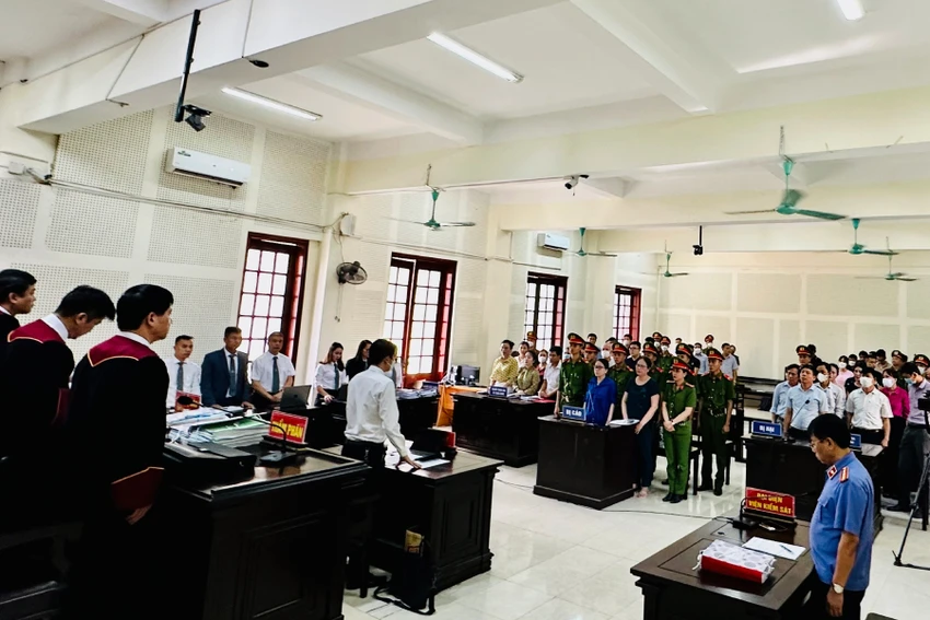 Phiên tòa phúc thẩm xét xử bị cáo Dung và bị cáo Hương. Ảnh: ĐẮC LAM