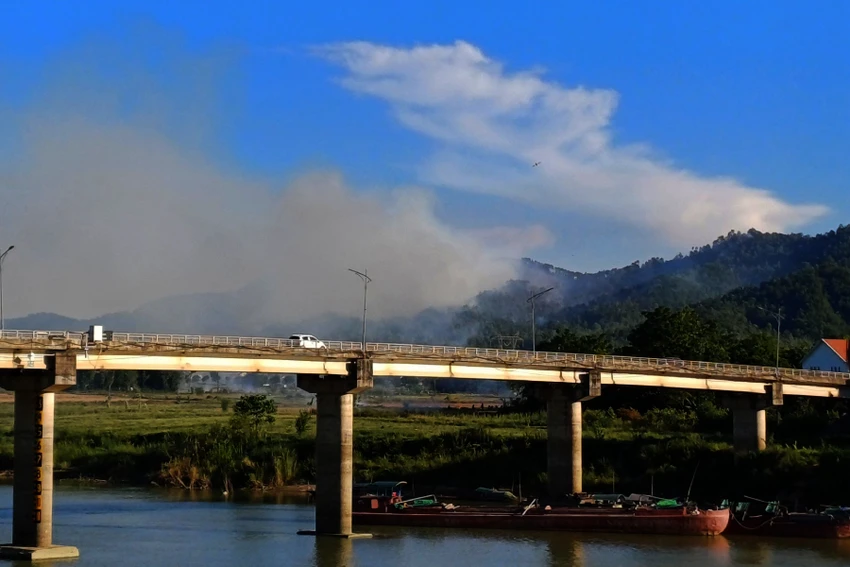 Vụ cháy rừng ở xã Tân Thượng Lộc (huyện Nam Đàn, Nghệ An).