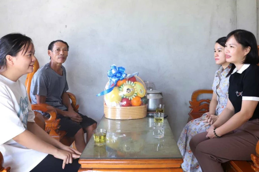 Em Nguyễn Khánh Linh là niềm tự hào của gia đình, người thân, bà con lối xóm ở huyện miền núi Vũ Quang.