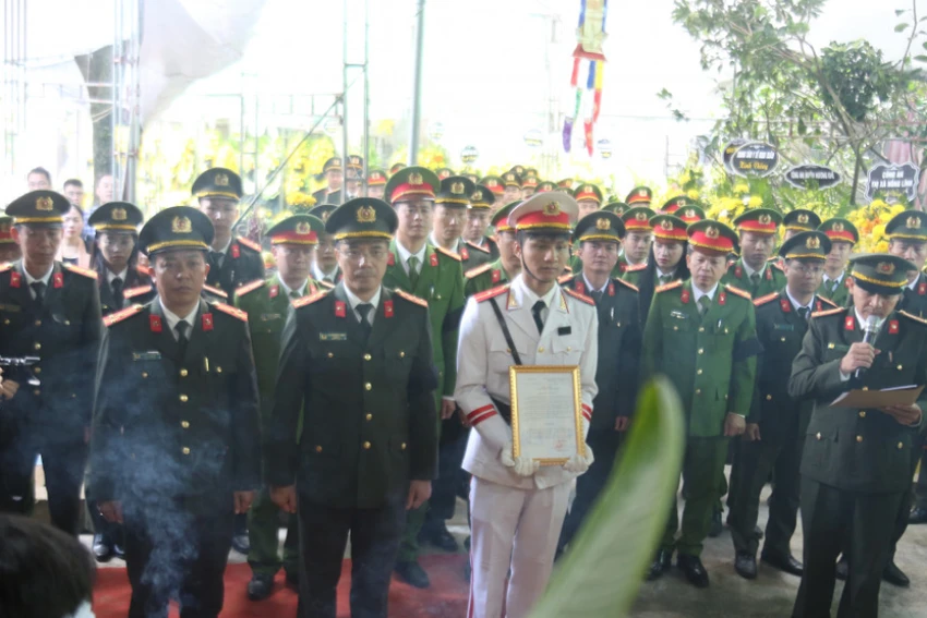 thuong-uy-len-dai-uy.jpg
