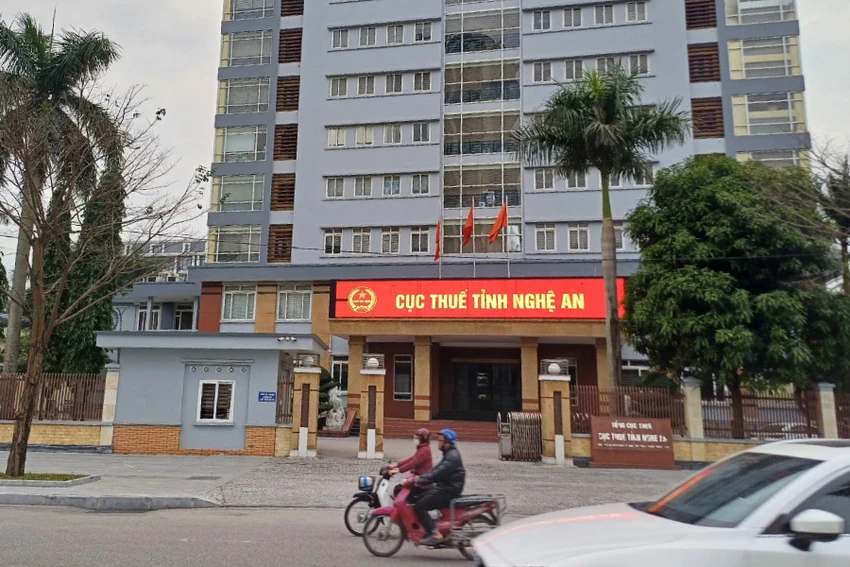 tam-hoan-xuat-canh-giam-doc-540.jpg