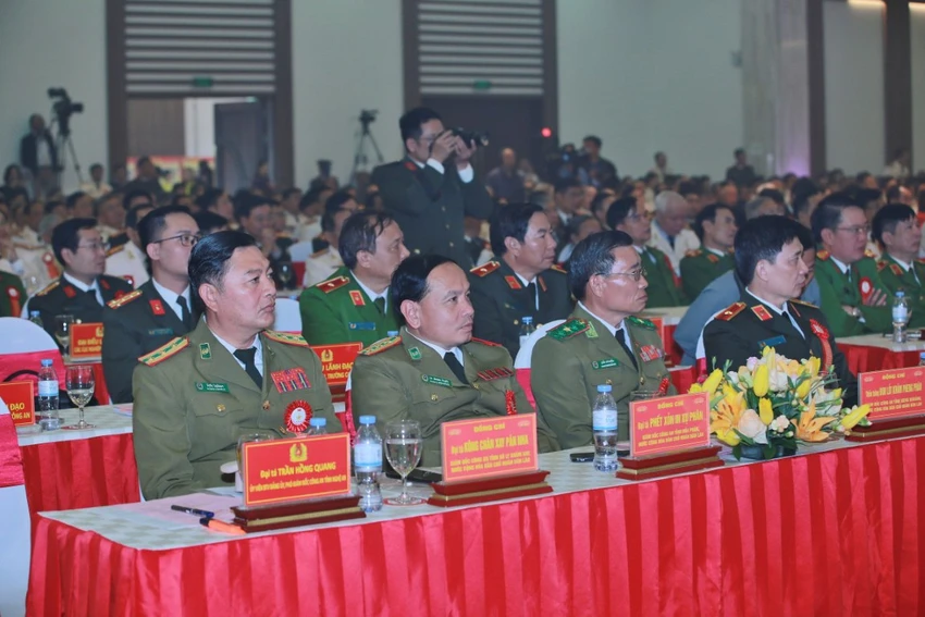 cong-an-lao.jpg
