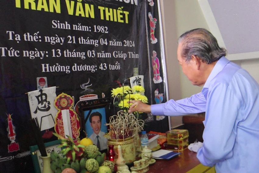 Thap-huong.jpg