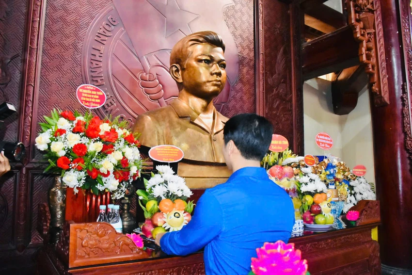 thanh-nien-cong-san.jpg