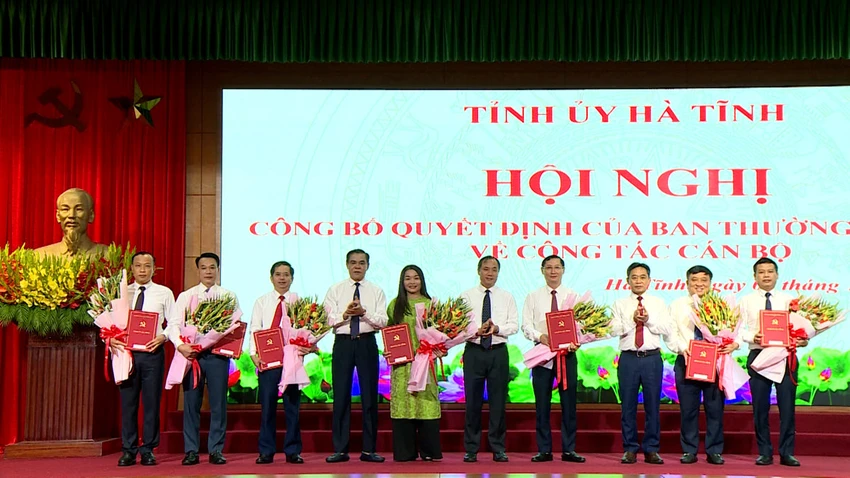 19-can-bo-ha-tinh.jpg