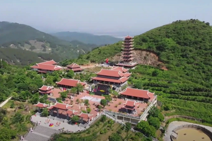 chua-dai-tue-nghe-an.jpg