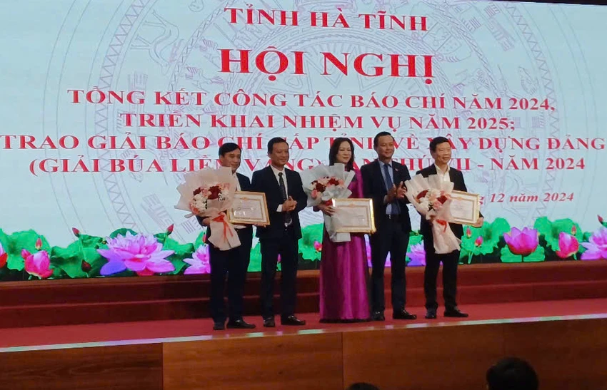 Ha-Tinh-hop-nhat-bao.jpg