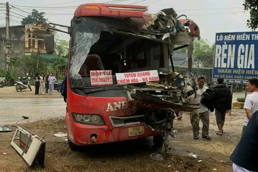 tai nạn xe khách