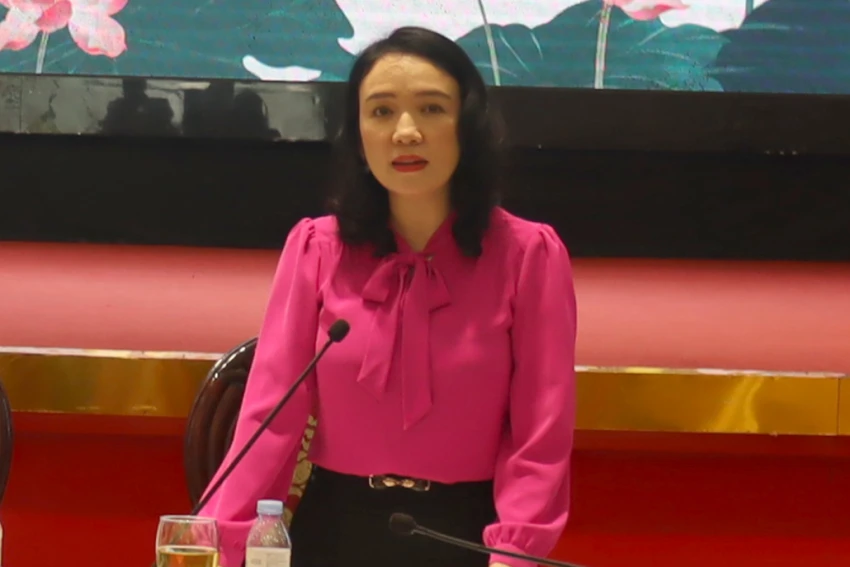 Le-Hoi-Lang-Sen.jpg