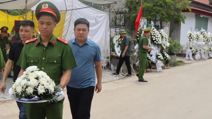 nguoi-dan-vieng.jpg