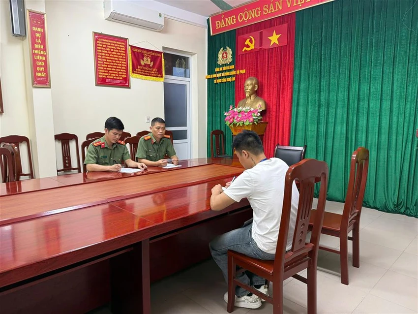 binh-luan-phan-cam.jpg