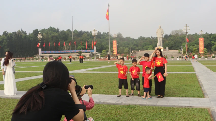 sinh-nhat-bac-Ho.jpg