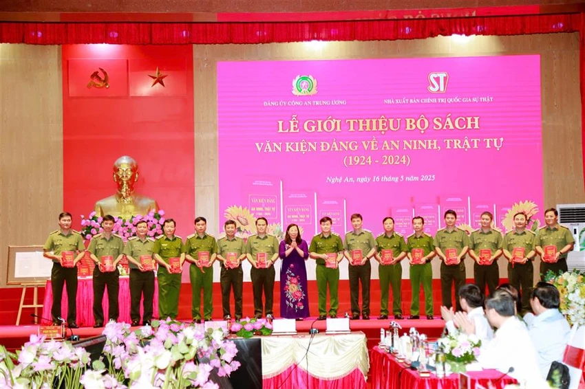 tang-sach.jpg
