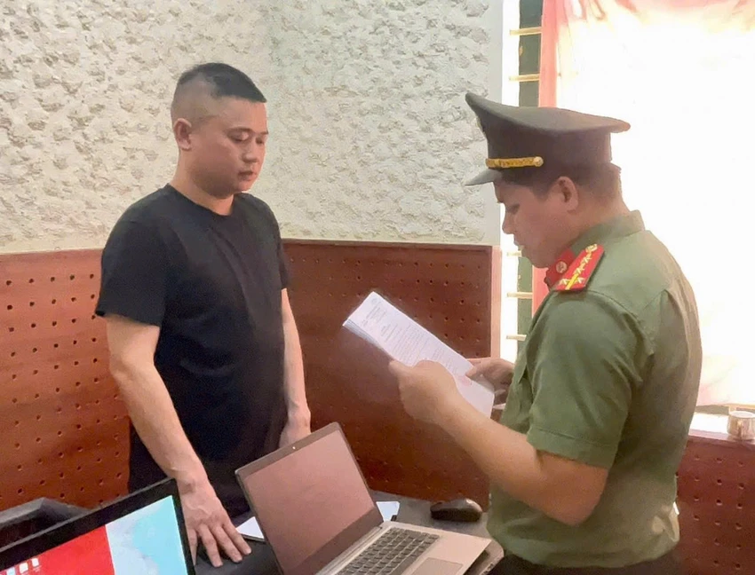 nha-bao-cuong-doat-tai-san.jpg