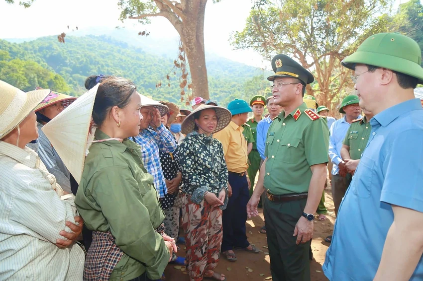 tham-hoi-ba-con.jpg