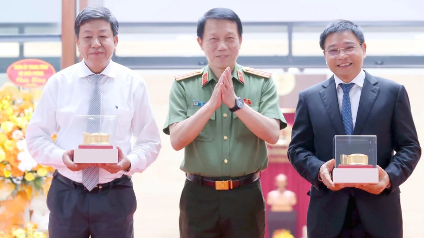 Luong-Tam-Quang.jpg
