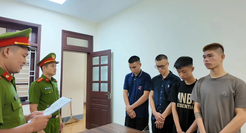 Ha-Tinh-dot-phao-hoa.jpg
