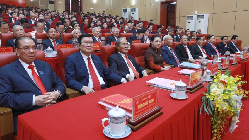 ong-Tran-Cam-Tu.jpg