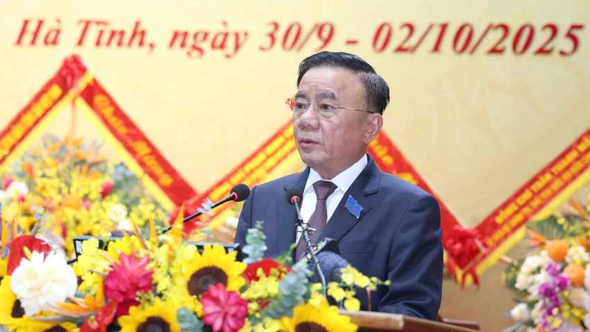 ong-Tran-Cam-Tu-Ban-bi-thu.jpg