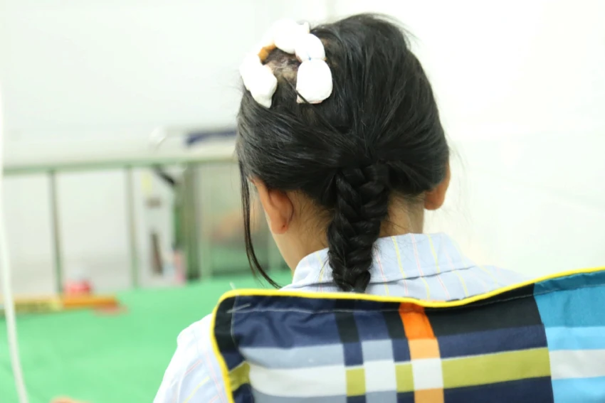 Bé gái 9 tuổi bị cha dượng đánh: 'Con chỉ mong cha đừng uống rượu, đừng đánh con nữa...'