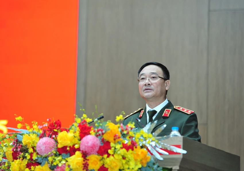 Thu-trung-Pham-The-Tung.jpg