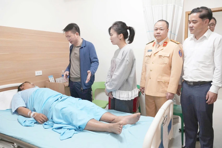 lao-xe-vao-CSGT.jpg