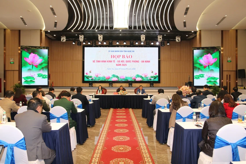Quang cảnh buổi họp báo.